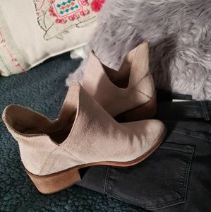 Zara Trafaluc Suede Booties